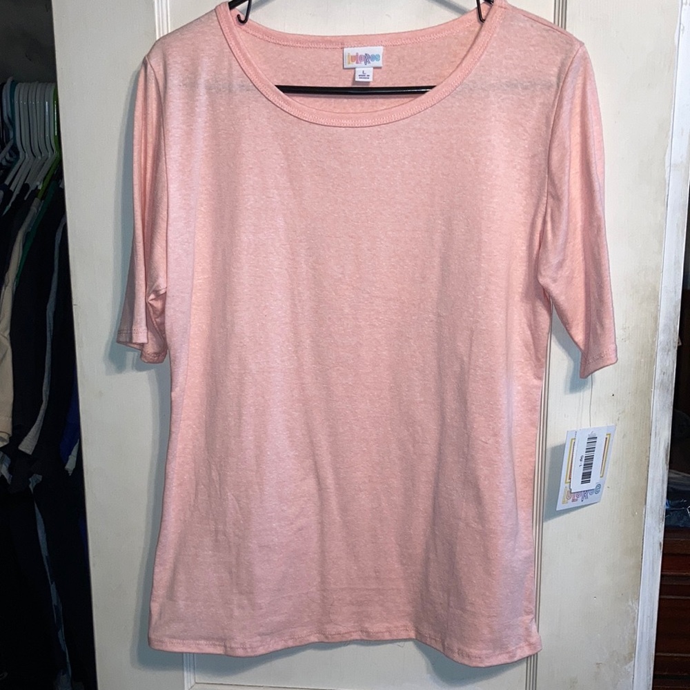 NWT LuLaRoe L Gigi Top